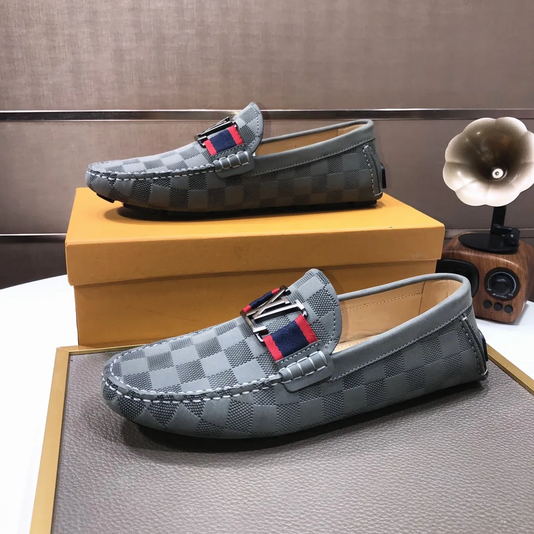 Men's men's shoes 💰420💰 [LV Doudou Shoes] (sheepskin lining) new model is on the market, available on the official website. The new Doudou shoes are processed into single-color materials, and the uppers are made of imported cowhide material. The body of the shoe is fully hemmed with mark thread, and is lined with imported original cowhide leather. The elegant shoe shape is super suitable for all-matching, and the size is 38-44.